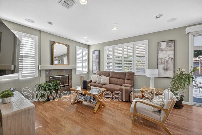 Photo - 729 Copperfield Ct