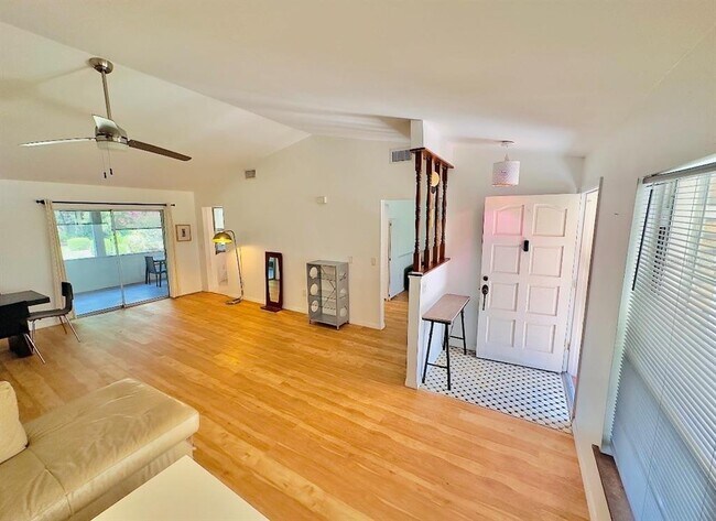 104 Hartwood St