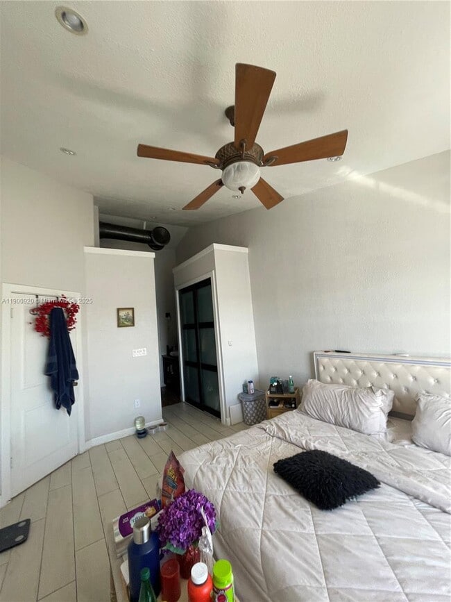 Photo - 2831 N Oakland Forest Dr Unit 304