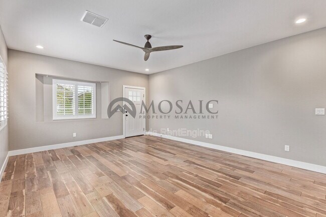 Photo - 5009 S 11th Pl