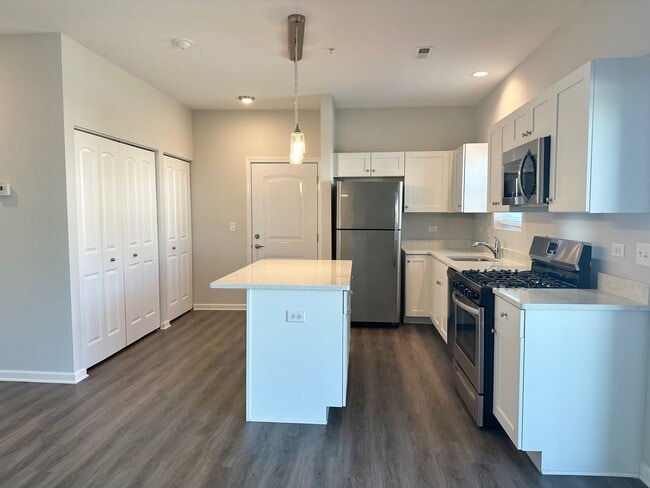 Photo - 853 E Main St Unit 2B
