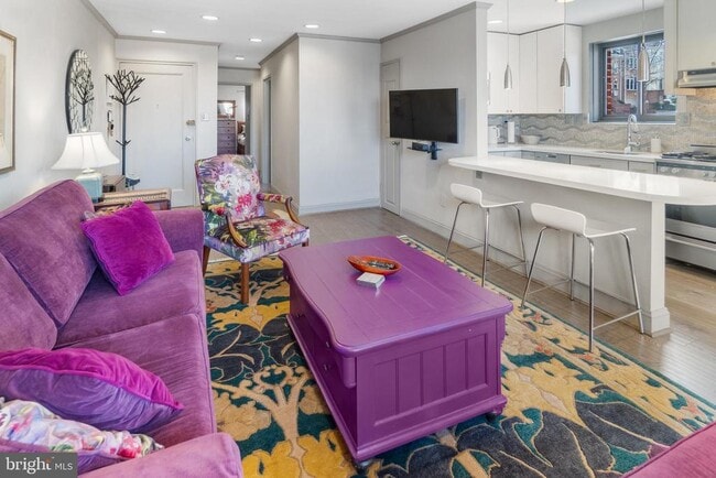 Building Photo - 1593 N Colonial Terrace Unit 306-X