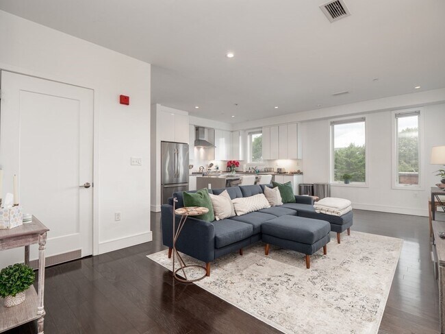 Photo - 2 W Sixth St Unit 306