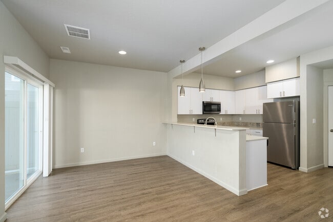 2BR, 3BA - 1267SF - Living Room - Avery Estates Townhomes