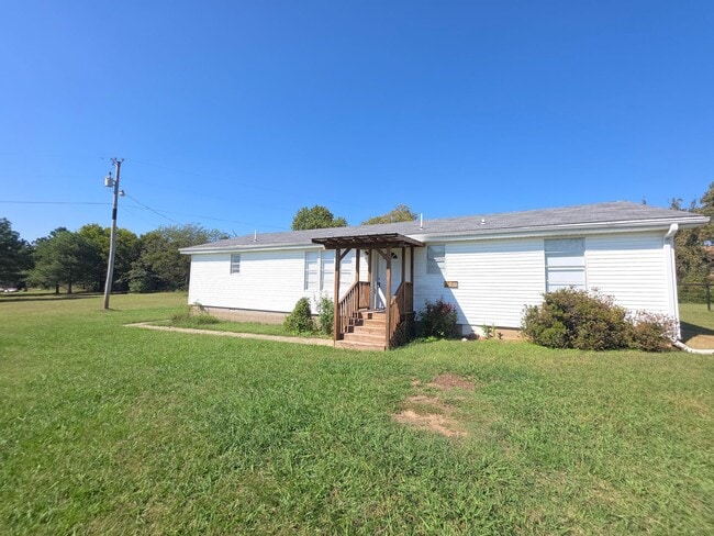 Building Photo - Newly Remodeled 2 bedroom 1 bath home