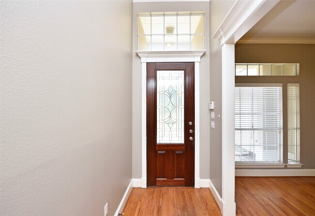 Photo - 5830 Hornwood Dr