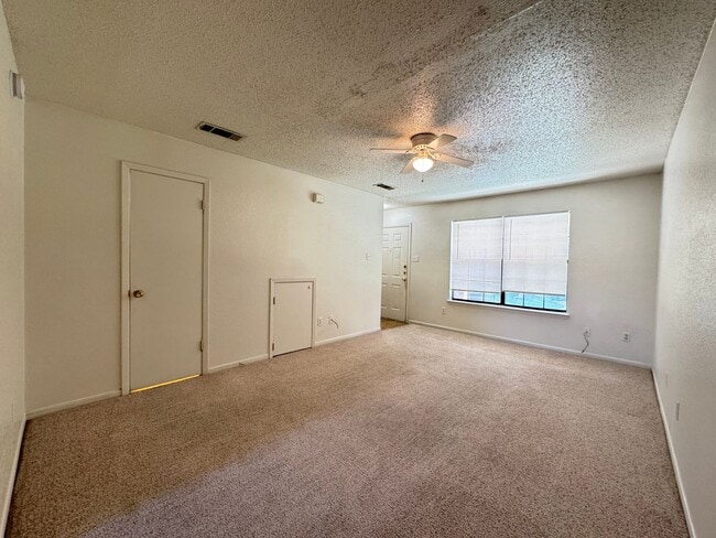 Photo - 904 Clairidge Ave Unit # B