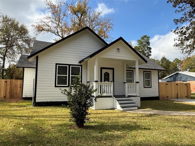 Photo - 1010 Long St