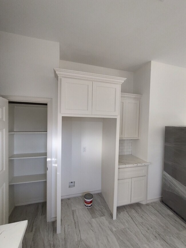 Photo - 390 Jordan Dr