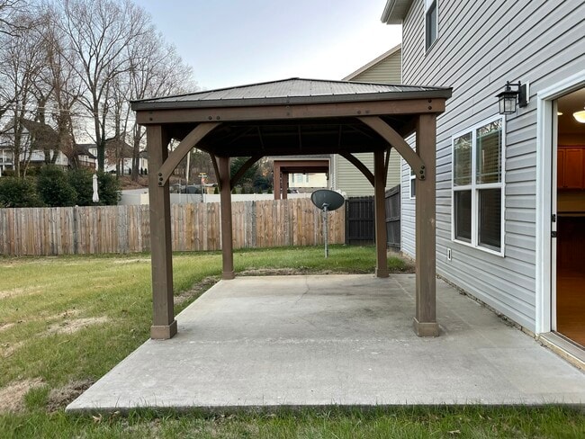 Photo - 7506 Hampstead Hall Dr