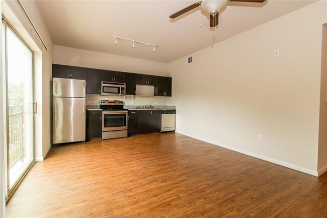 Photo - 306 E 4th St Unit 306