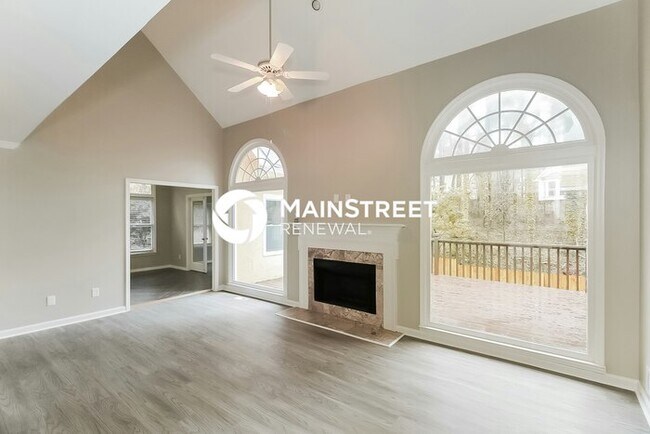 Photo - 4 Bedroom Pet-Friendly Home in Jonesboro, GA with Main Street Renewal