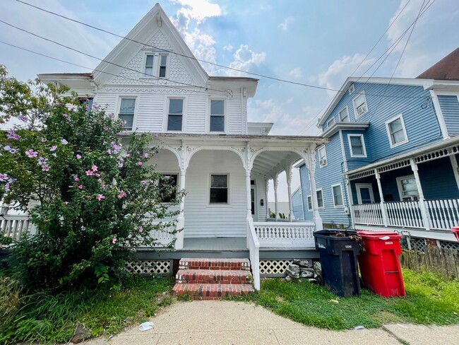 Spacious 4 Bedroom Twin FOR RENT in Bridge... - Spacious 4 Bedroom Twin FOR RENT in Bridge... House