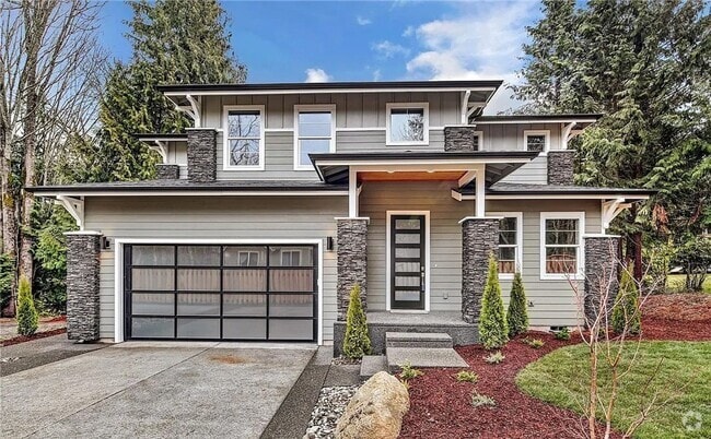 Building Photo - 5 Bed, 3 Bath Home in Geneva Neighborhood