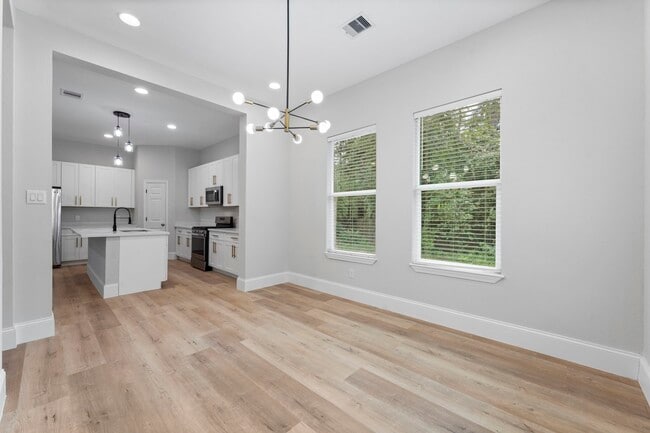 Building Photo - 478 Stephen F Austin Dr