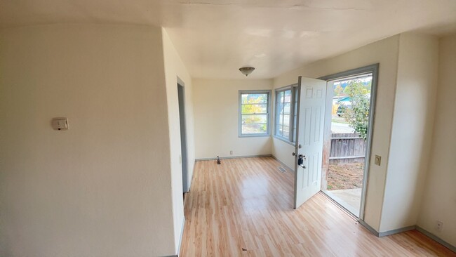 Photo - 577 NW T St Unit 577