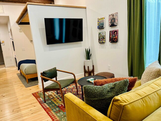 Building Photo - 1911 3rd Ave N Unit ID1352418P