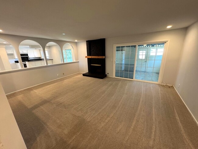 Photo - Spacious East Ventura 4 Bedroom Home – Sin...