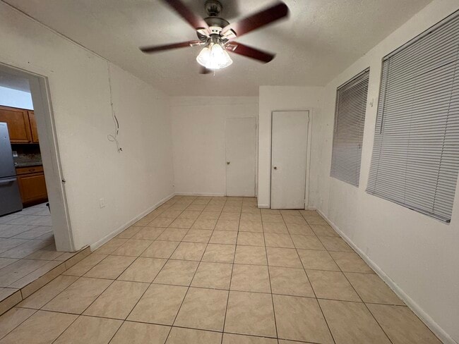 Photo - 198 SW 15th St