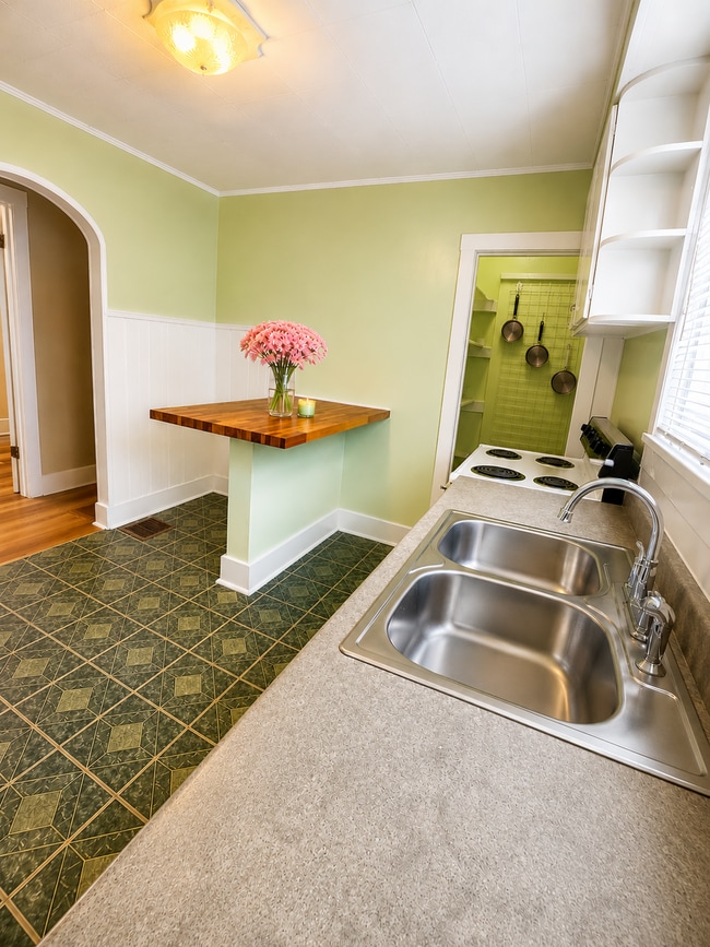 Photo - 913 N Wesley St
