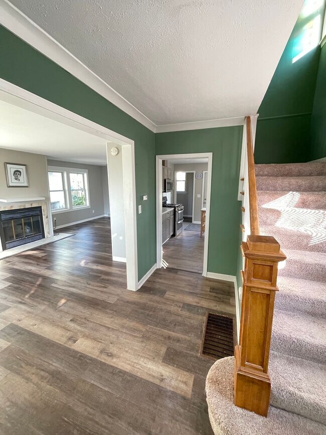 Photo - Available September - 2 Bedroom, 1 Bath New Reno!