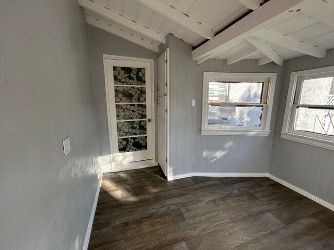 Building Photo - 3096 N Stoddard Ave Rental