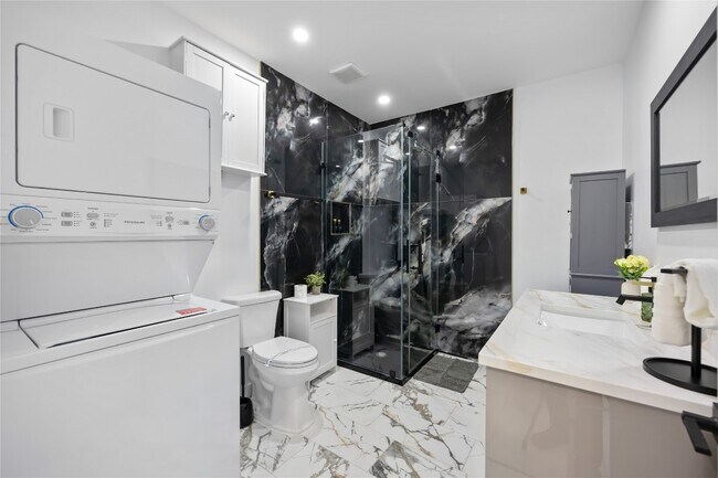 Photo - 4208 Clay St