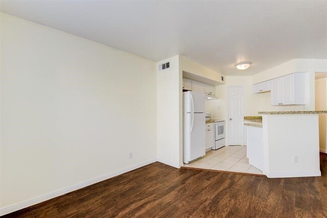 Photo - 7200 W T C Jester Blvd