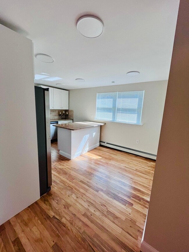 Photo - 340 Maple St Unidad A