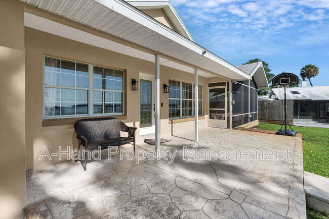 606 N Shore Dr