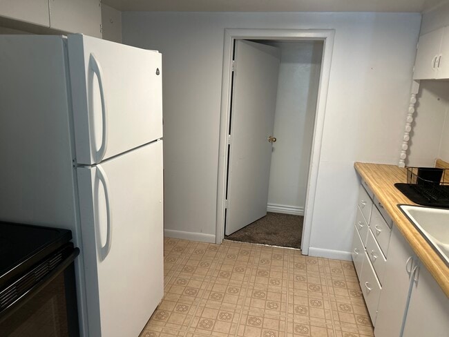 Building Photo - 316 E 700 S Rental