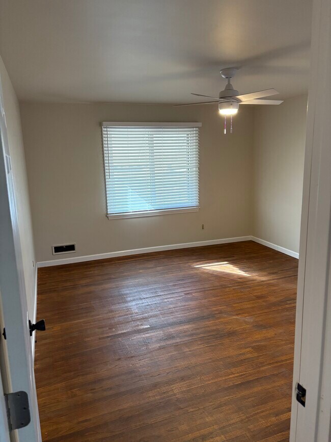 Photo - 914 Vincent Ave N Unit 914