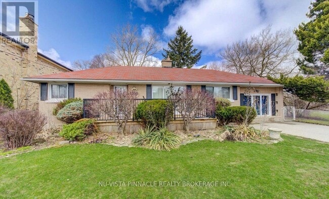 Photo - 530 Huron St