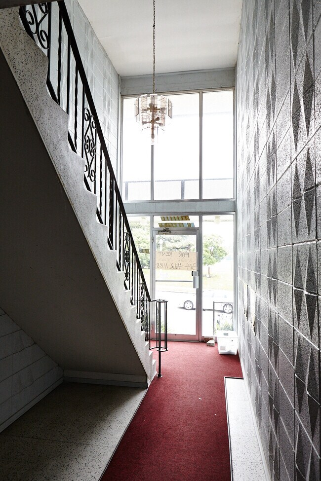 Photo - 5 S Big Bend Blvd Unit 2F