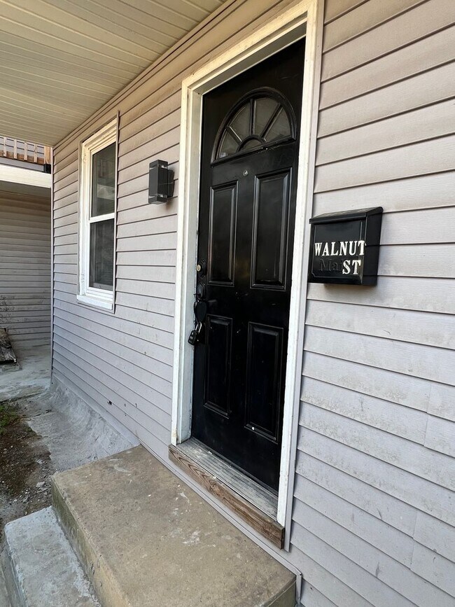 219 Walnut St Unidad Rear