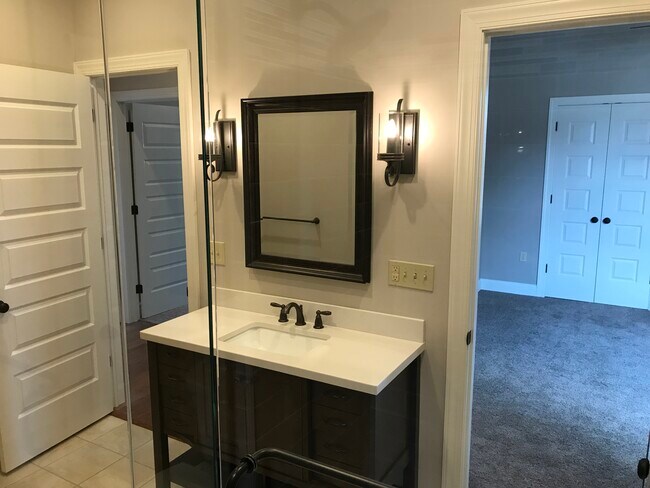 Photo - 930 N Lincoln Ave