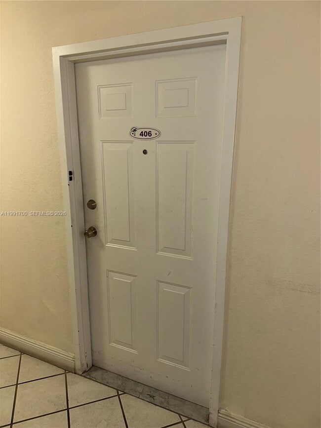 Building Photo - 814 NW 36th Ave Unit 406