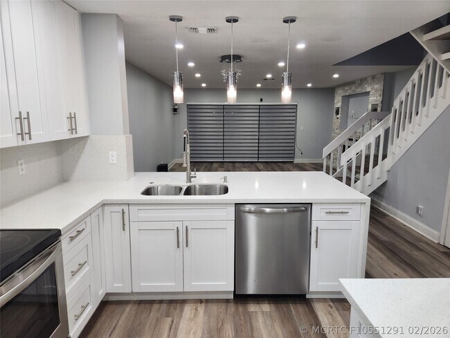 Building Photo - 3667 Carambola Cir