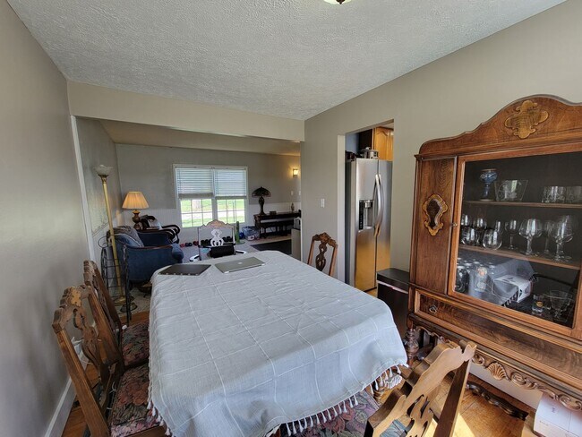 Photo - Great 2-level on Champaign Outskirts