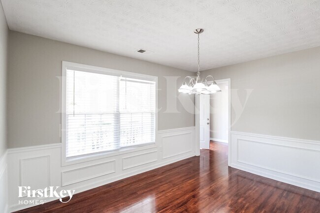 Photo - 268 Rockingham Dr