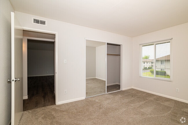 1HAB, 1BA - 700 ft² - Pinewood Apartments