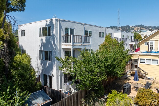 Photo - 2120 Grant St