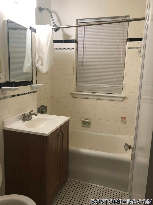 Photo - 349 Pleasant St Unit B3-6