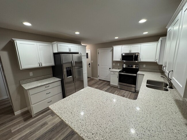 Photo - 929 W 1st St Unit 929