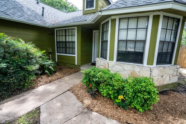 Photo - 9904 Briar Ridge Dr