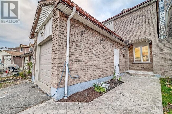 Photo - 63 Chalfield Ln