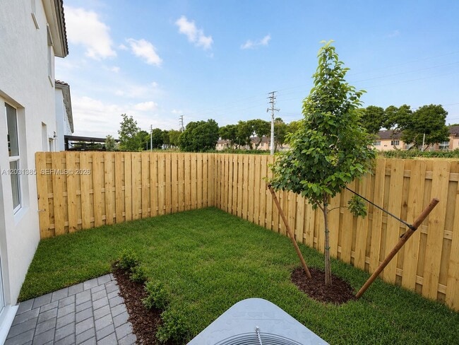 Photo - 267 NW 11th Ct