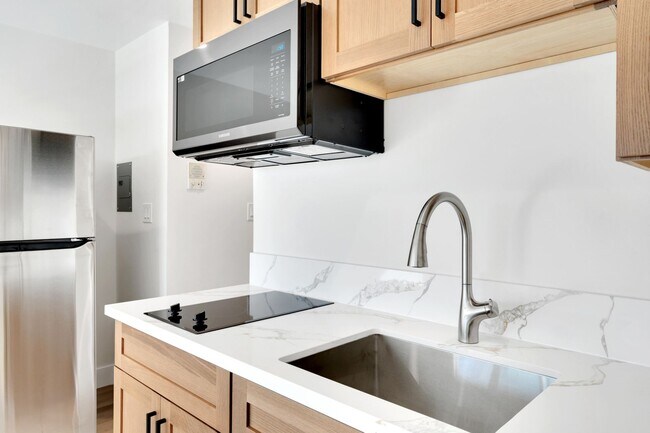 Photo - 1845 Glendon Ave