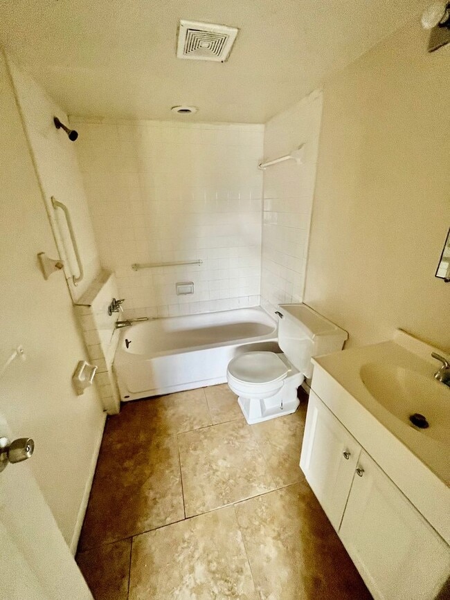 Photo - 525 N Morgan Ave Unidad 525 Morgan Apt 5