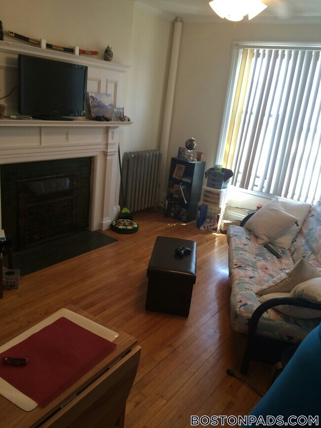 Building Photo - 441 Cambridge St